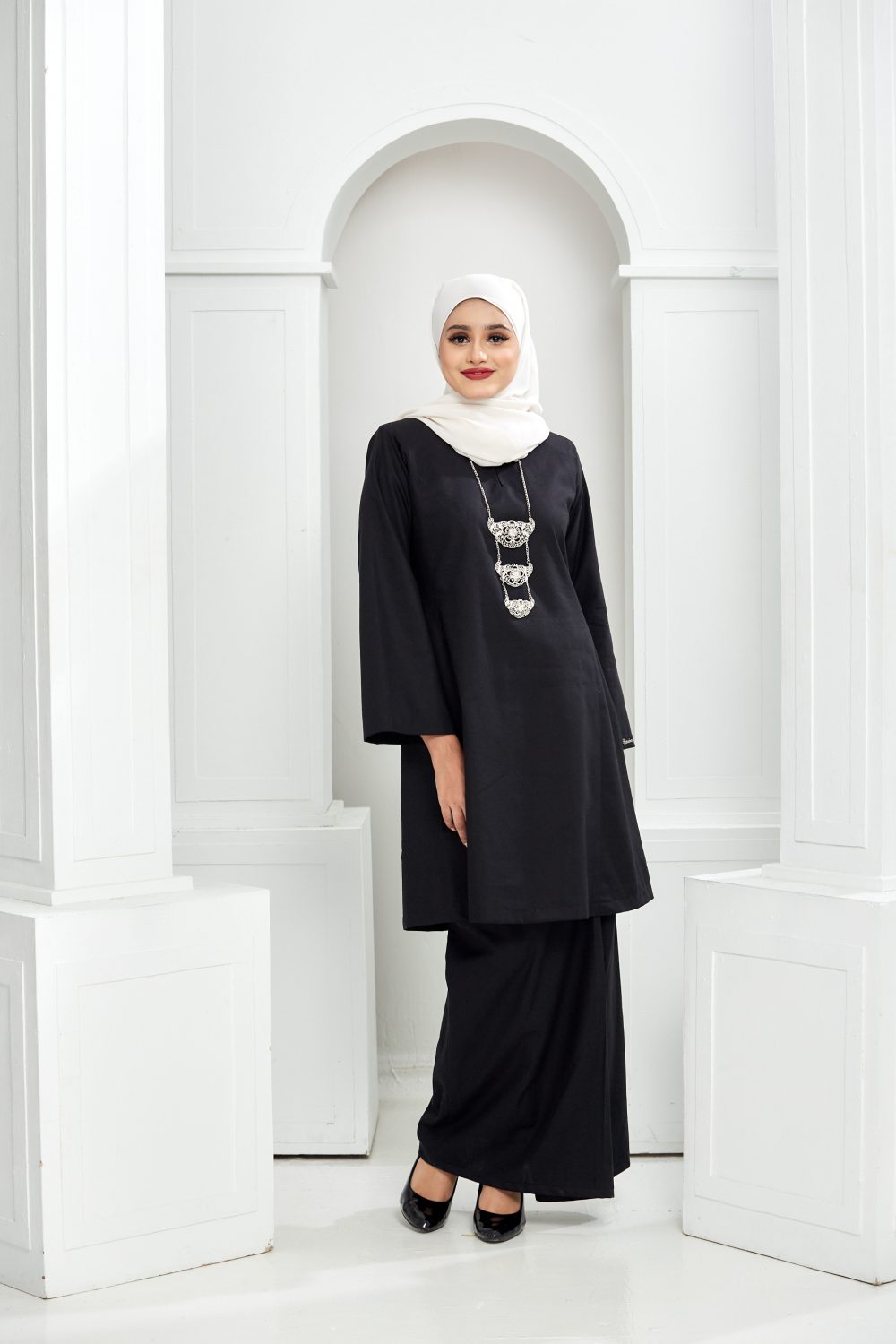 Ratna Sari -Kurung Pesak Labuh - Black