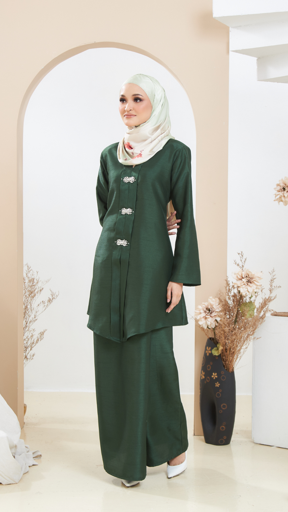 Arabella - Kebaya Manik - Emerald Green - Image 5