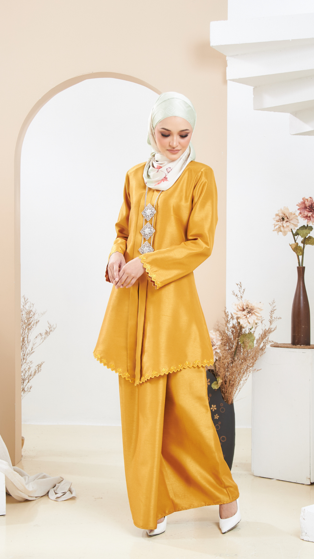 Arabella - Kebaya Sulam - Gold - Image 3