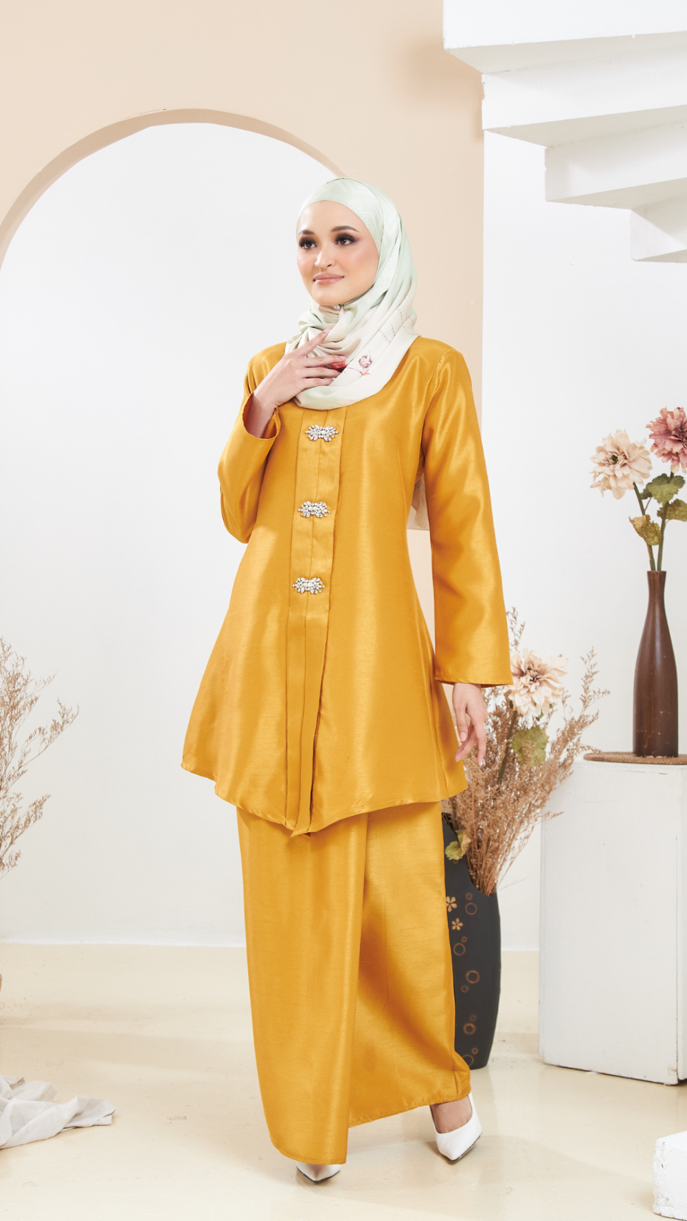 Arabella - Kebaya Manik - Gold - Image 3