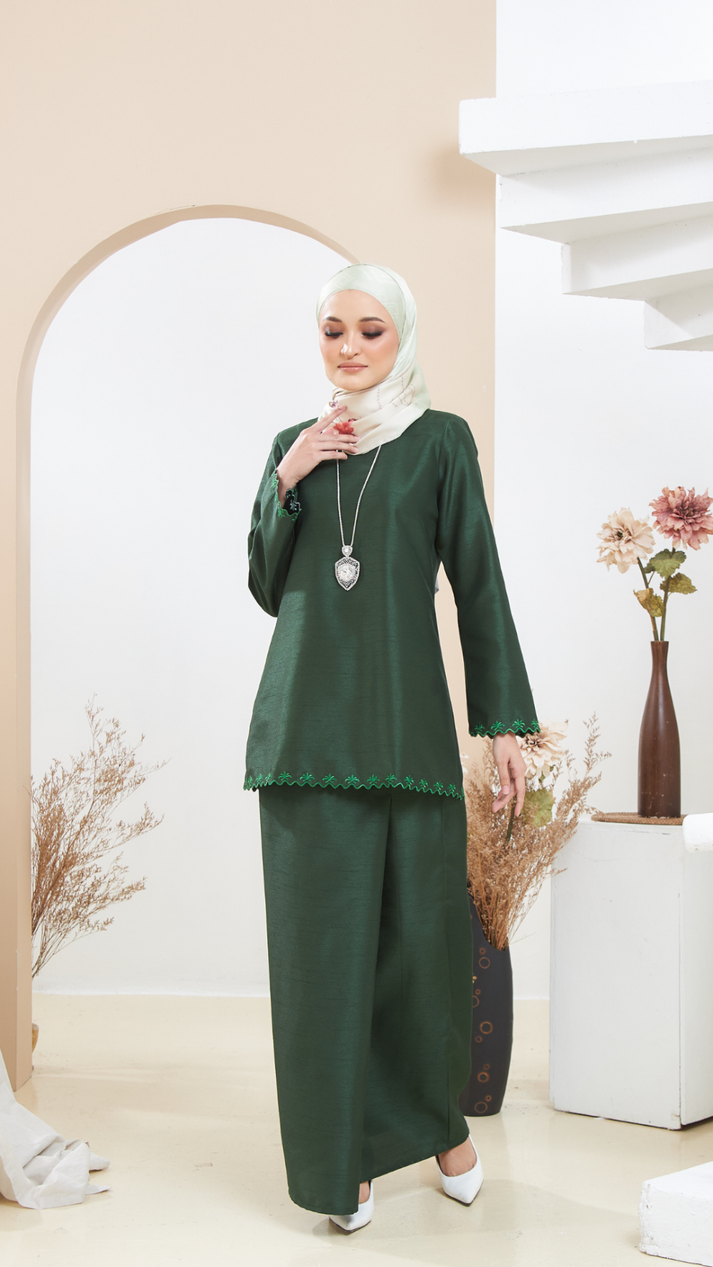 Arabella - Kurung Moden Sulam - Emerald Green - Image 3