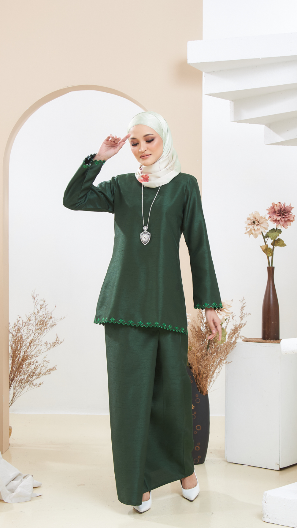 Arabella - Kurung Moden Sulam - Emerald Green - Image 4