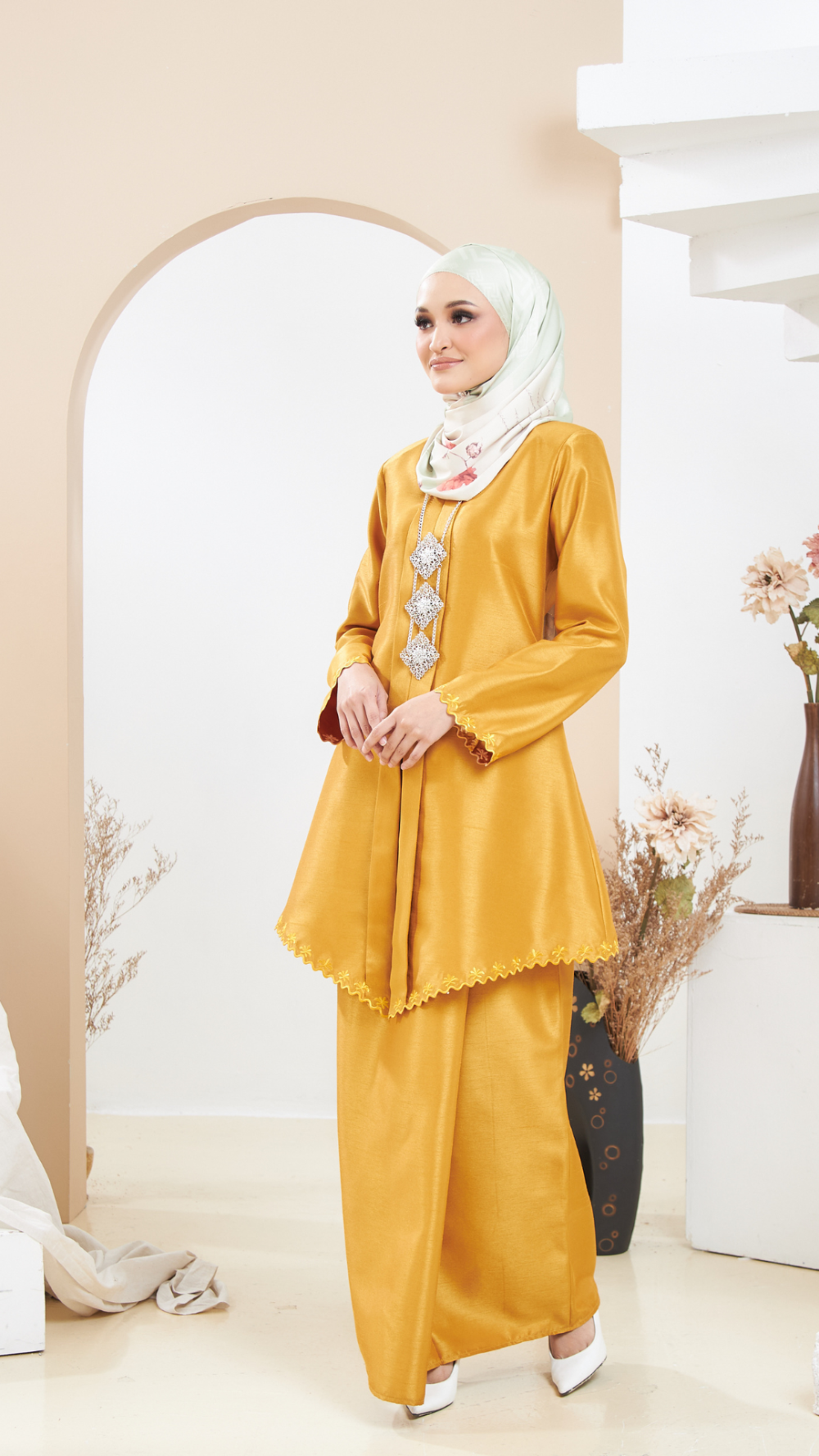 Arabella - Kebaya Sulam - Gold - Image 4