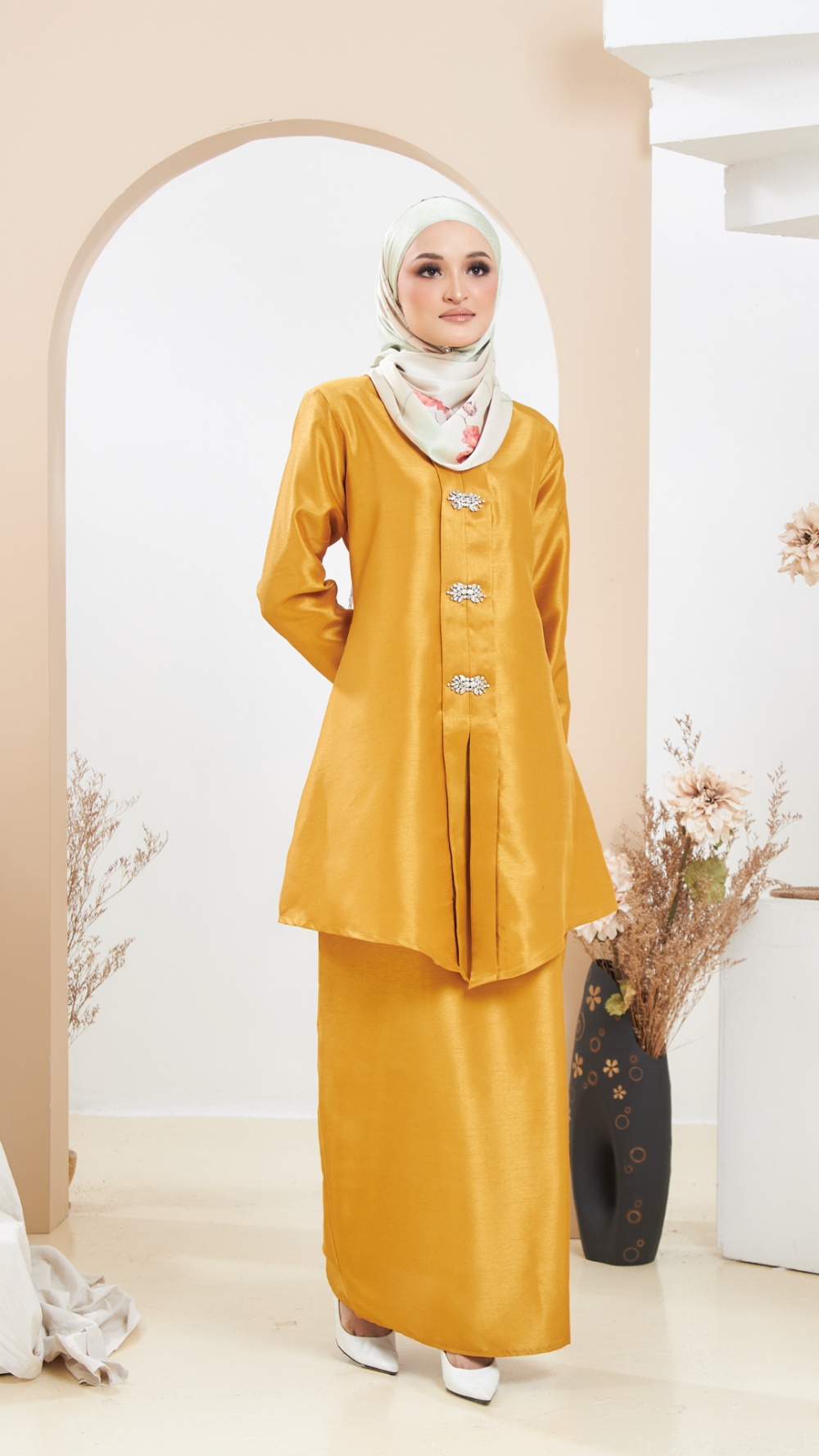 Arabella - Kebaya Manik - Gold - Image 4