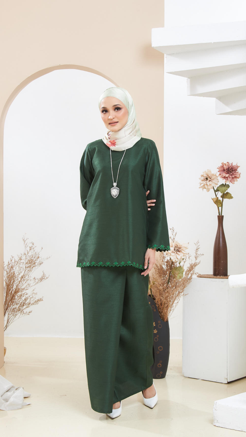 Arabella - Kurung Moden Sulam - Emerald Green - Image 5
