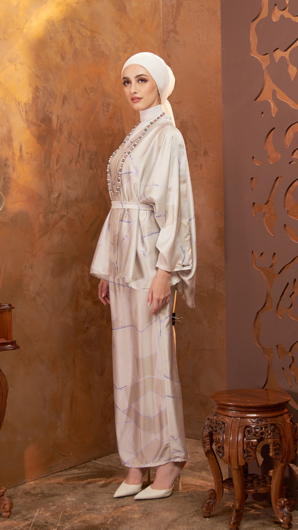Melodi Abstract- Kebaya Kaftan ( Kain Pleated Satin ) - Cream - Image 2