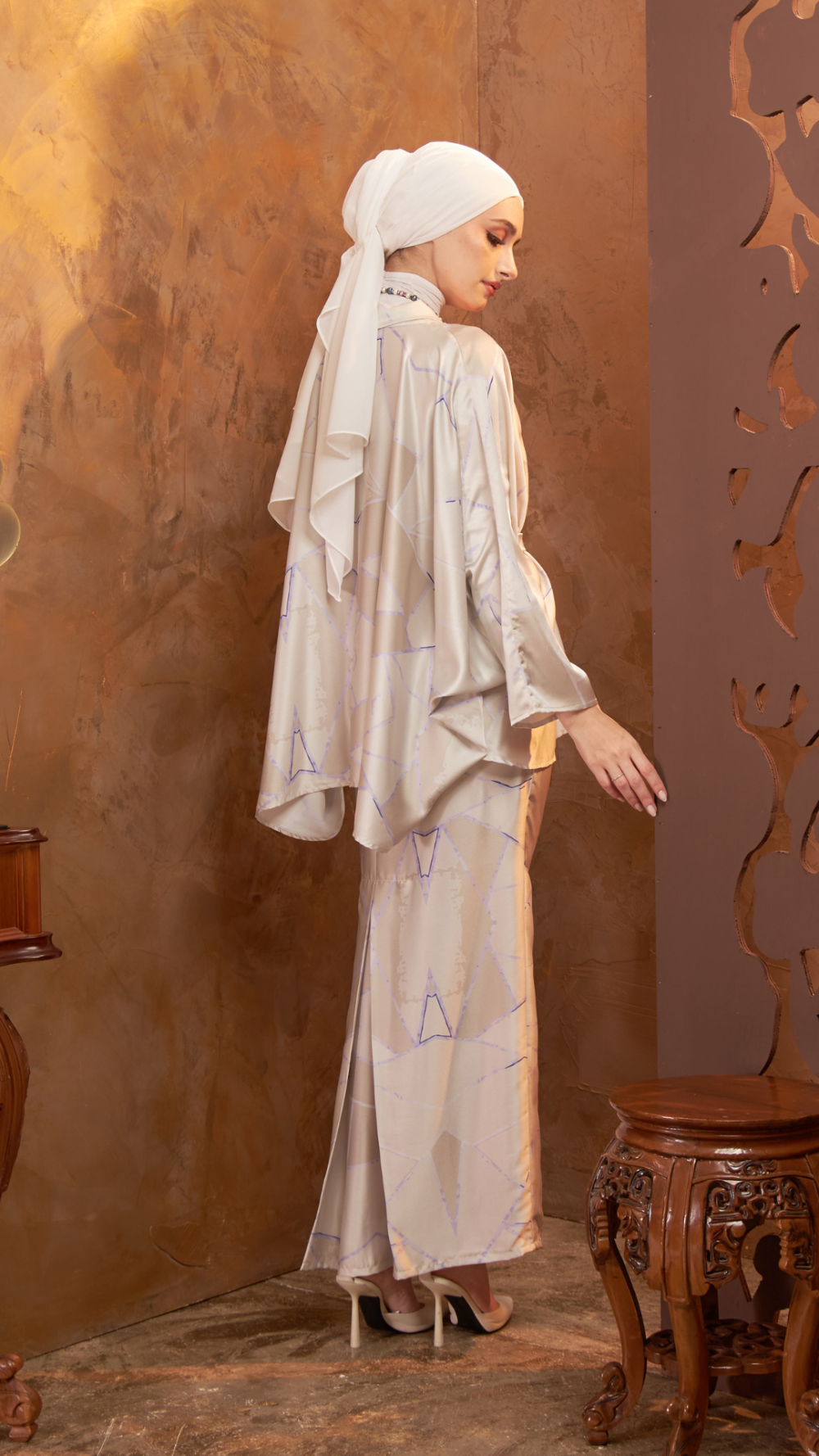 Melodi Abstract- Kebaya Kaftan ( Kain Pleated Satin ) - Cream - Image 5