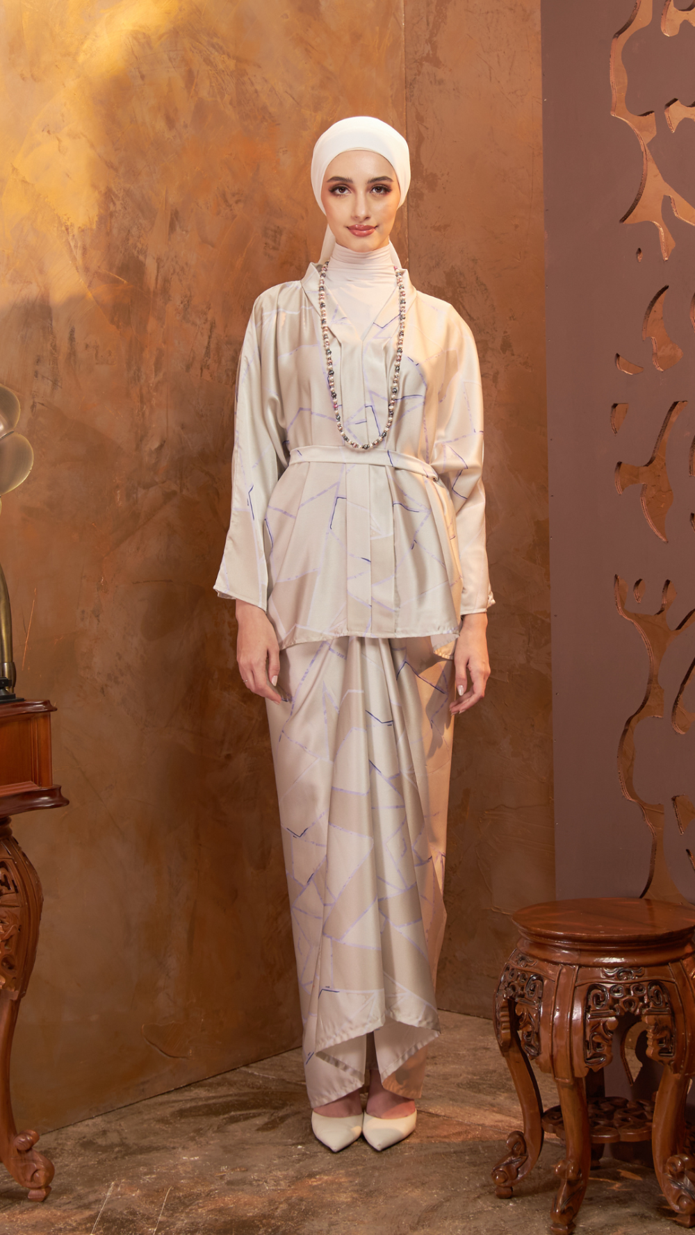 Melodi Abstract- Kebaya Kaftan ( Kain Pario ) - Cream