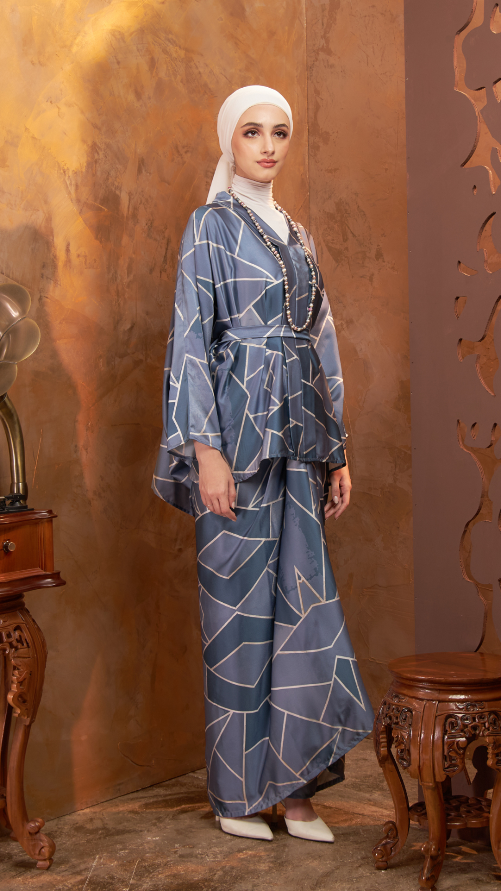Melodi Abstract- Kebaya Kaftan ( Kain Pario ) - Blue White - Image 3