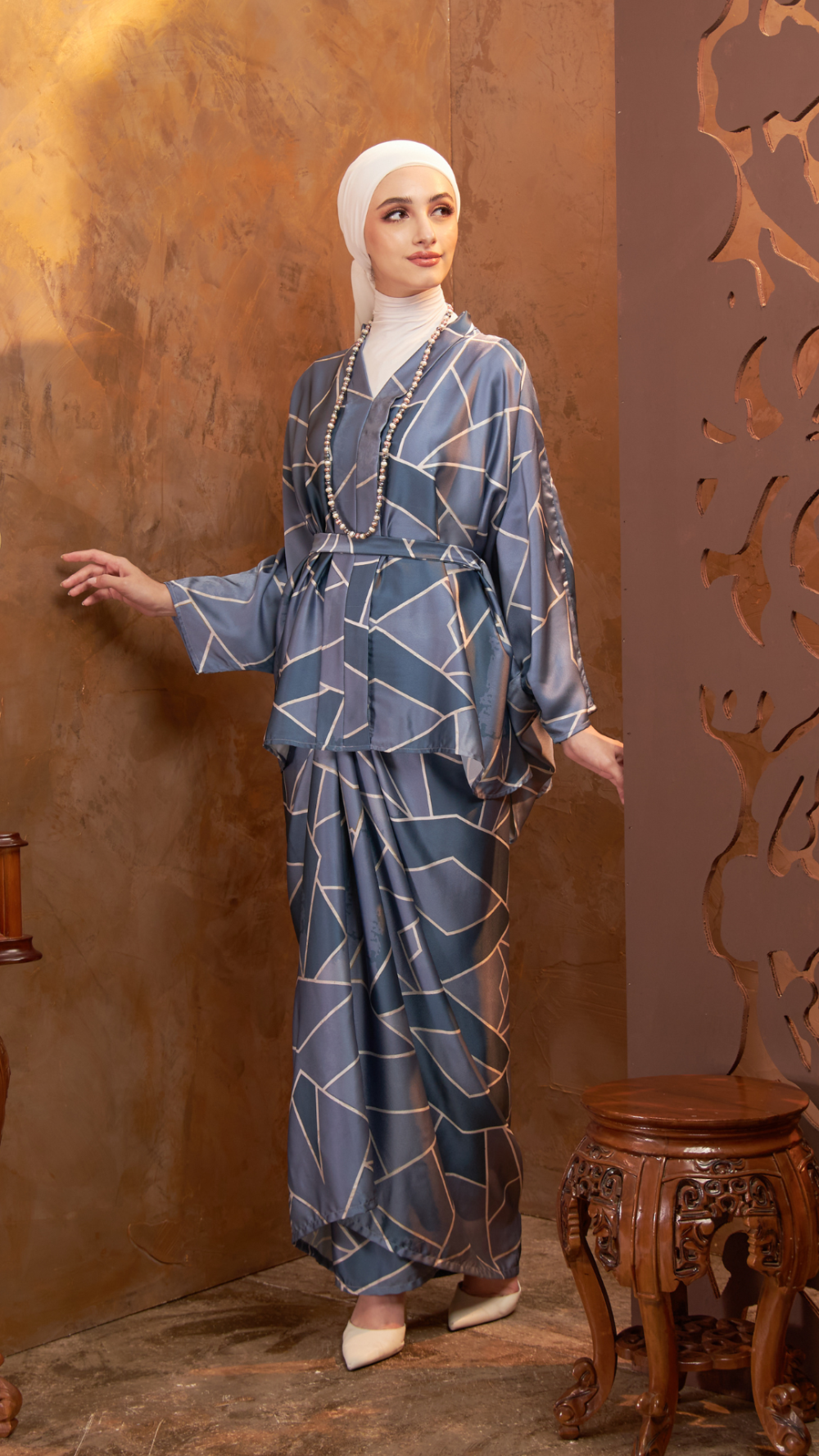 Melodi Abstract- Kebaya Kaftan ( Kain Pario ) - Blue White - Image 4