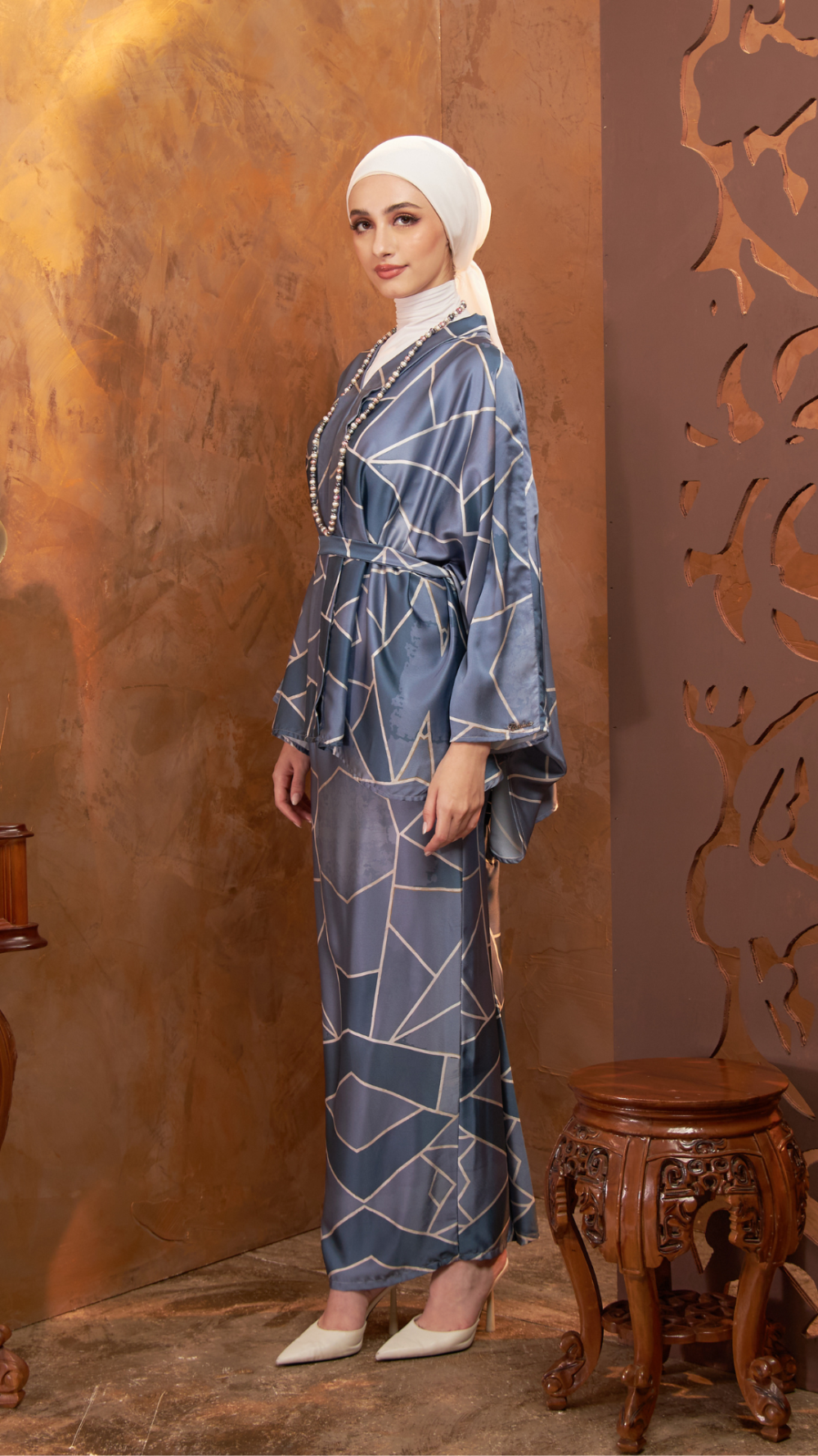 Melodi Abstract- Kebaya Kaftan ( Kain Pleated Satin ) - Blue White - Image 2