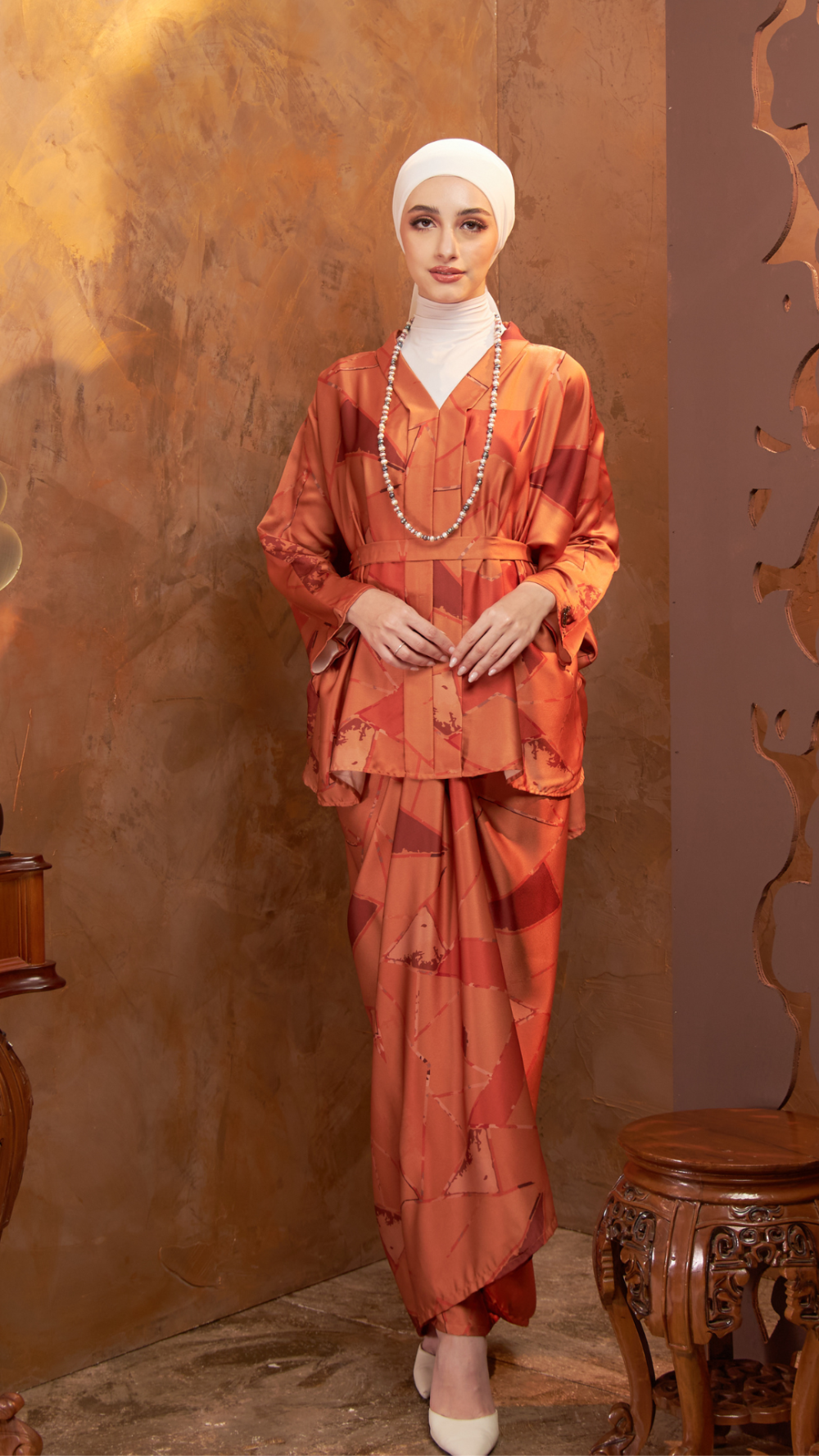 Melodi Abstract - Kebaya Kaftan ( Kain Pario ) - Orange Brick