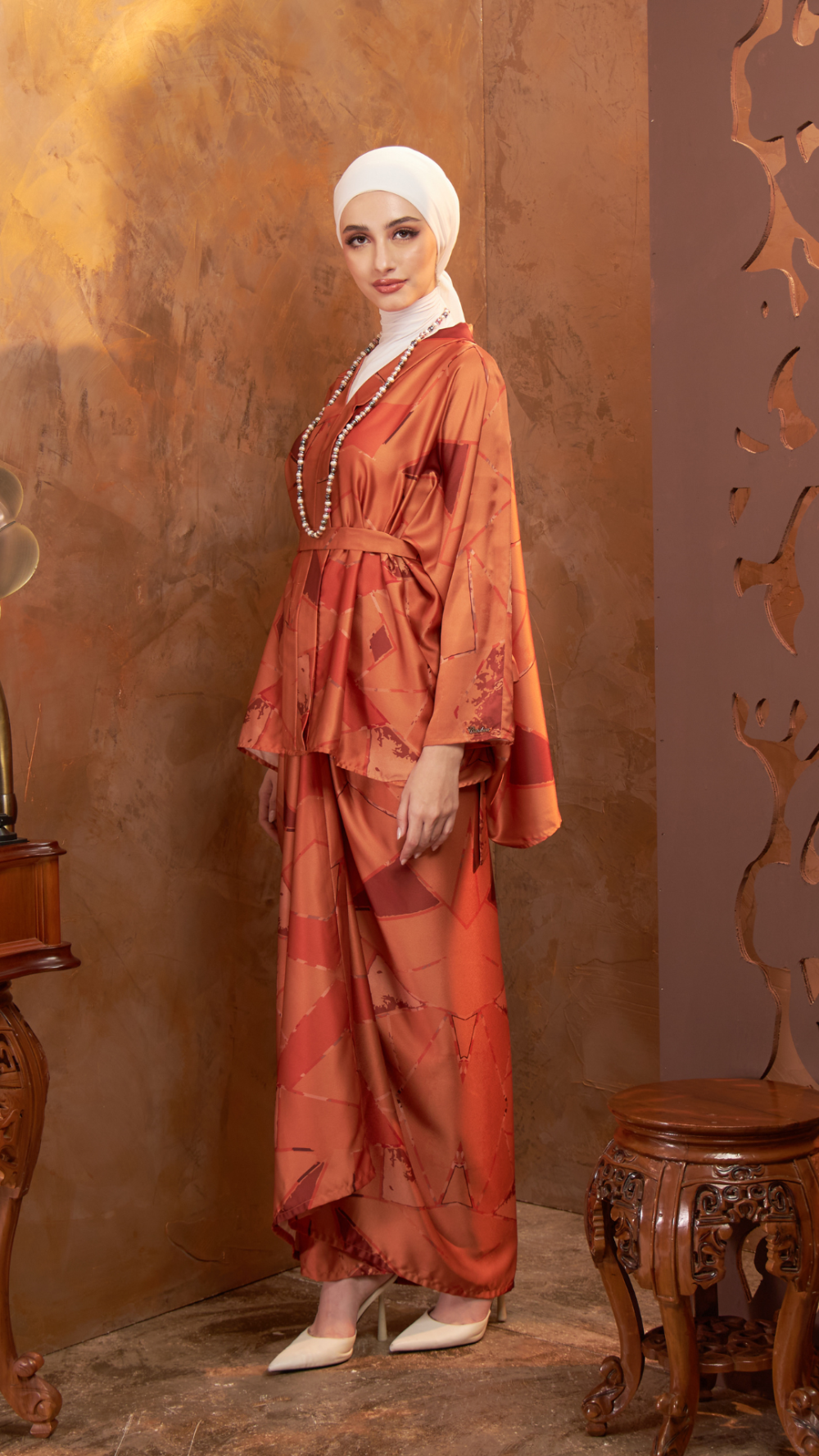 Melodi Abstract - Kebaya Kaftan ( Kain Pario ) - Orange Brick - Image 2