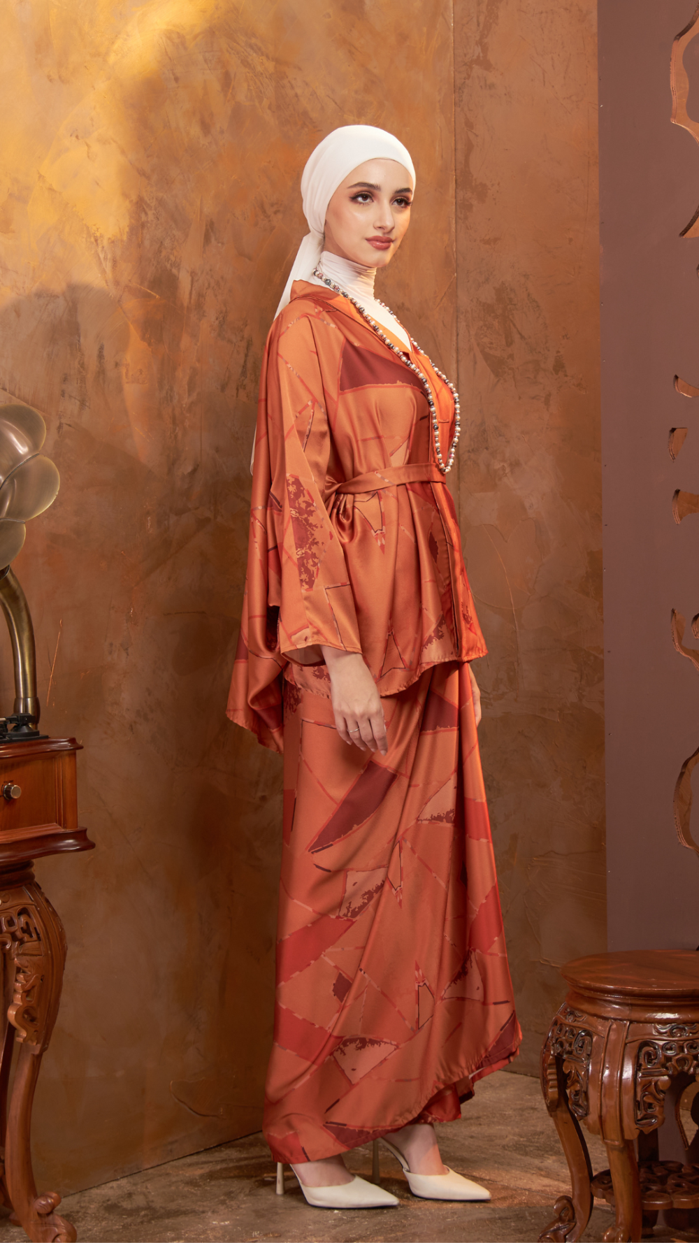 Melodi Abstract - Kebaya Kaftan ( Kain Pario ) - Orange Brick - Image 3