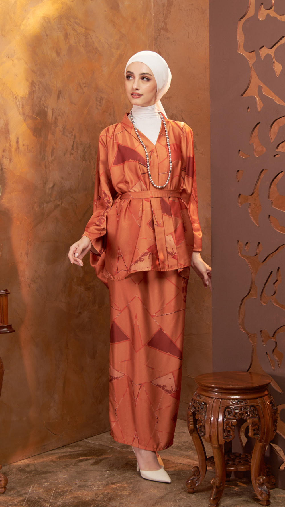 Melodi Abstract - Kebaya Kaftan ( Kain Pleated Satin ) - Orange Brick - Image 4