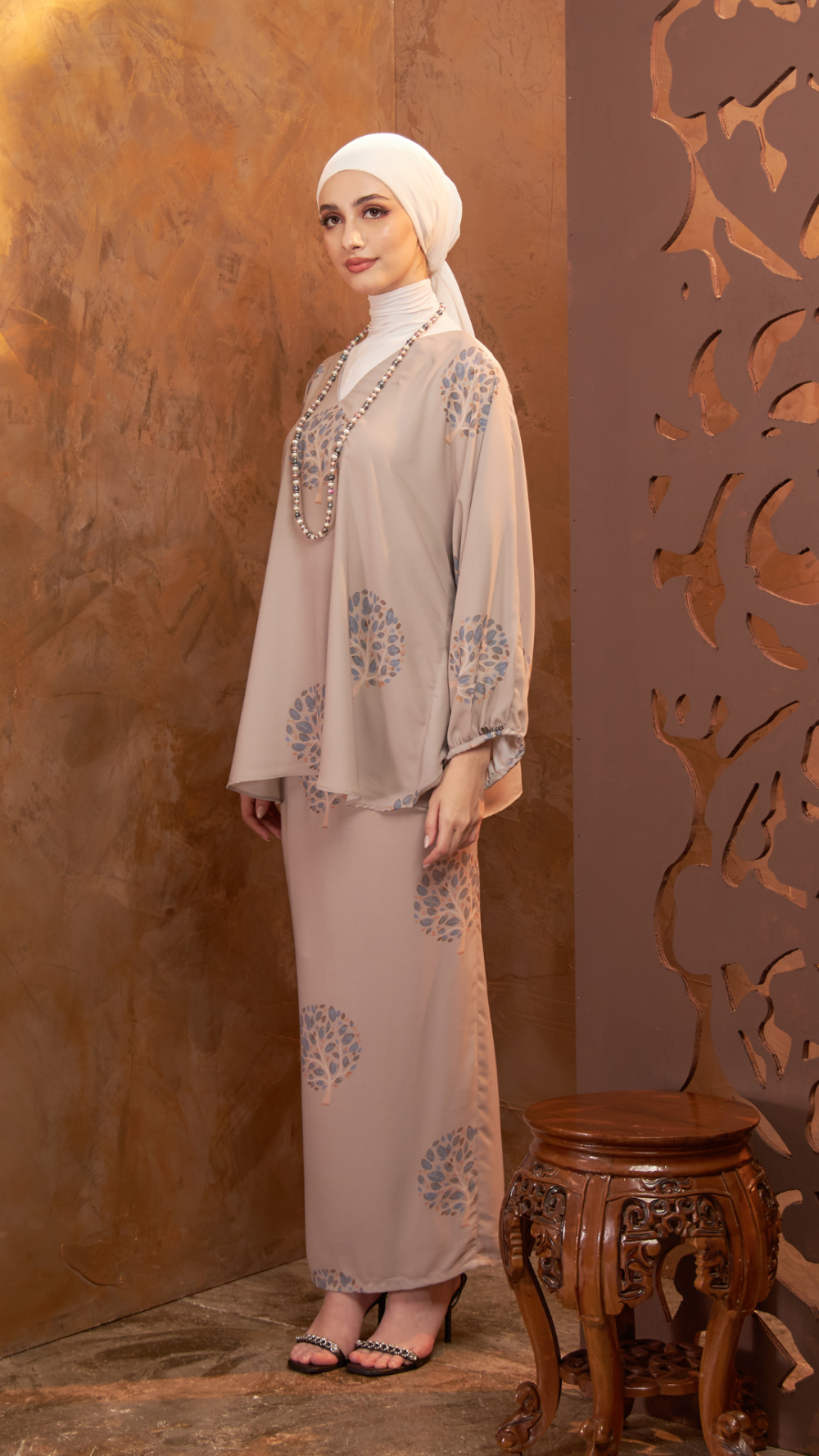 Melodi Flora - Kurung Kaftan ( Kain Pleated Chiffon ) - Blue - Image 2