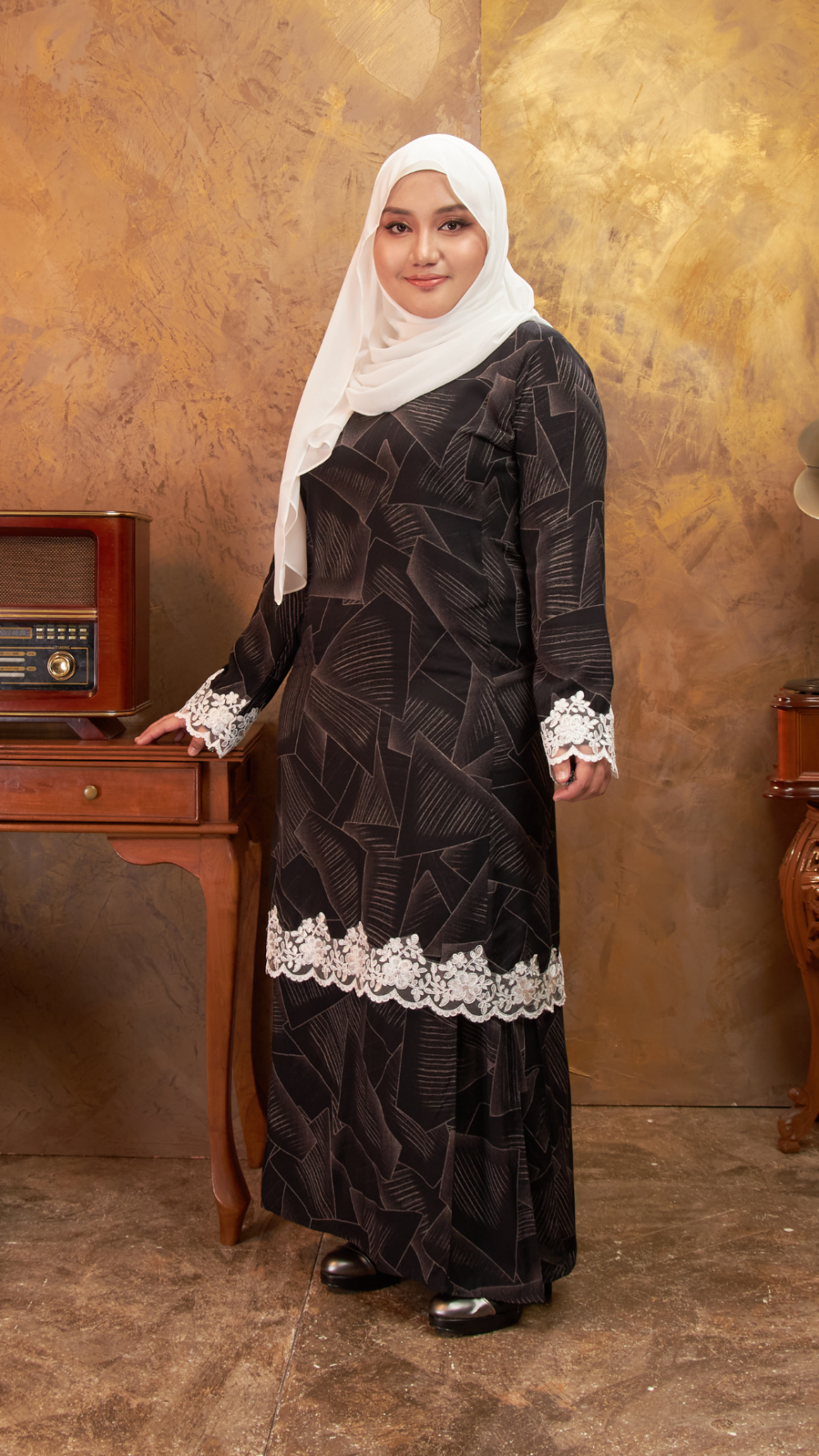 Alunan - Kurung Pesak Labuh - Black - Image 2
