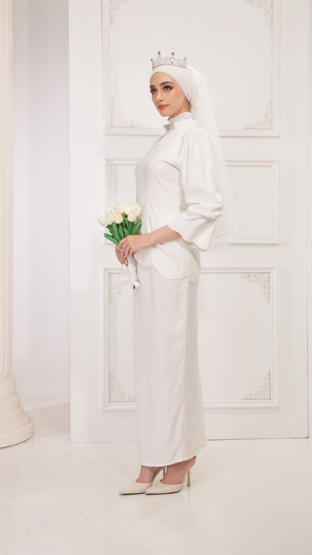 Suri - Kurung Moden - White (Pre-Order) - Image 3