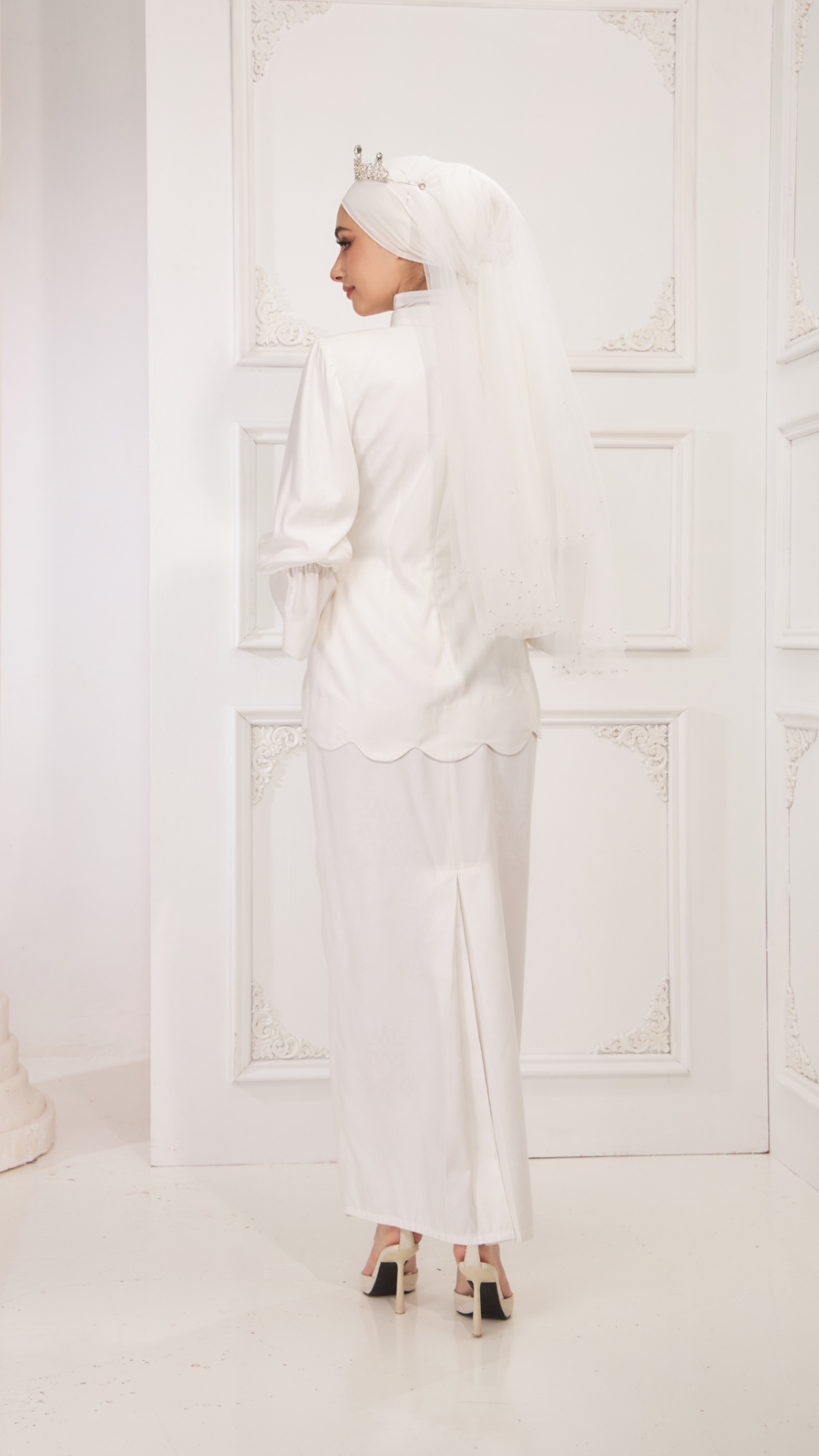 Suri - Kurung Moden - White (Pre-Order) - Image 4