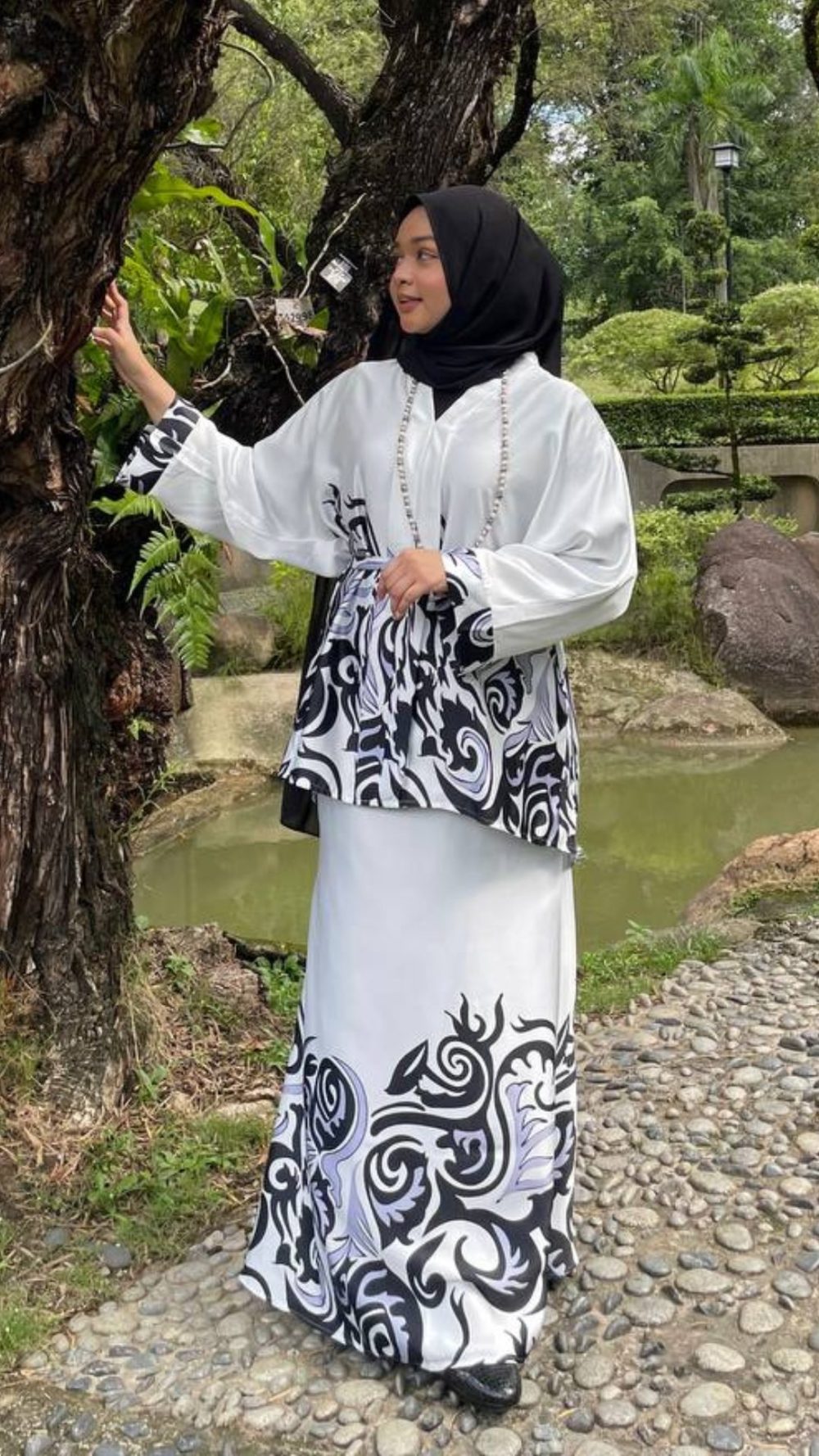 Seri Kandi - Kaftan Kurung - White - Image 4