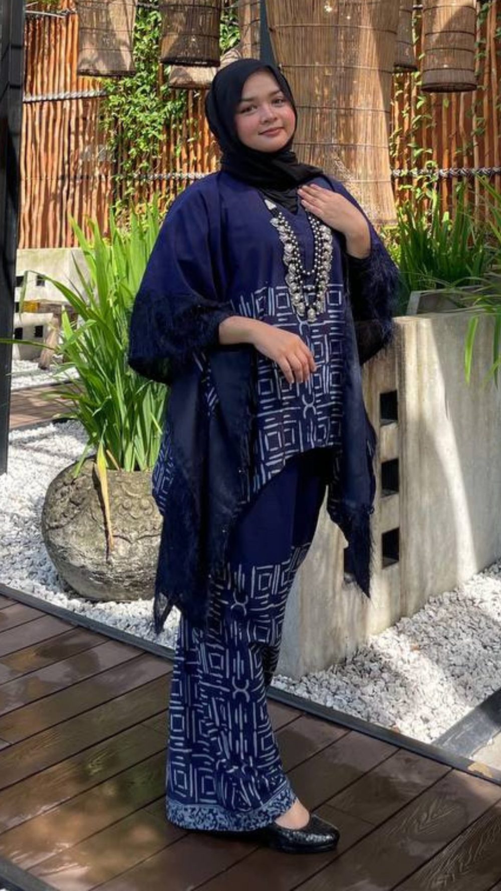 Melur - Kurung Kaftan - Dark Blue - Image 2
