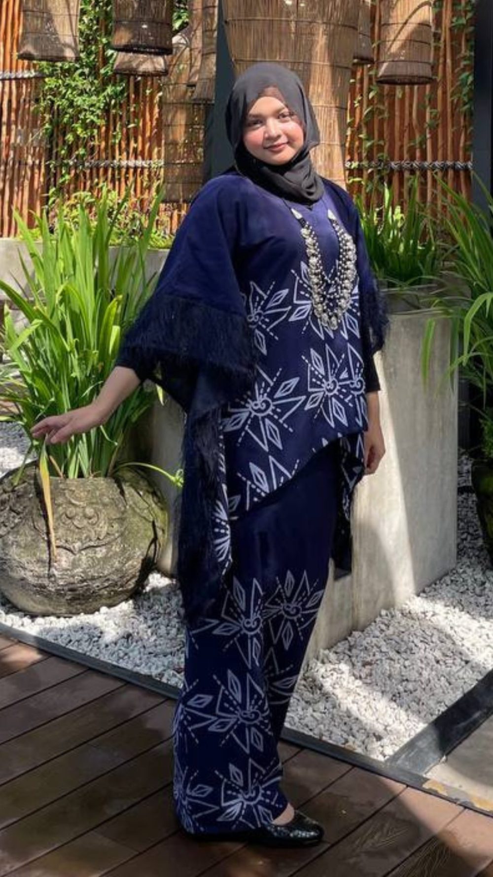 Melur - Kurung Kaftan - Dark Blue - Image 2