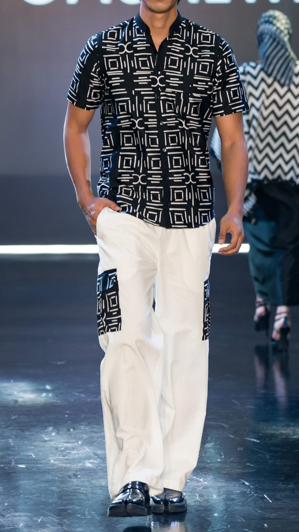 Gelita - Casual Set - Kemeja & Pants Lelaki - Black & White - Image 2