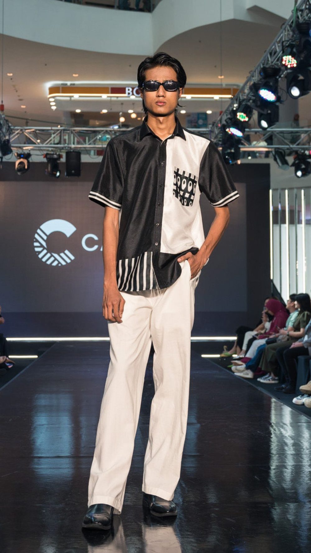 Garis - Casual Wear - Kemeja & Pants Lelaki - Black & White