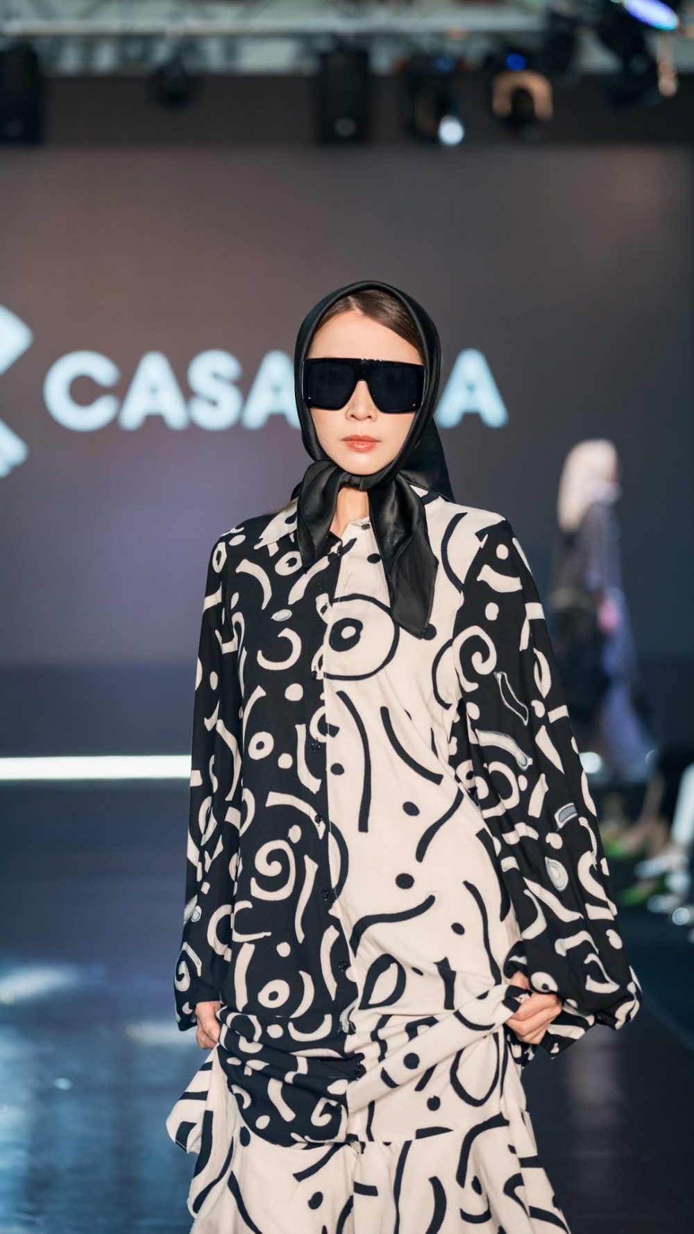 Lakar - Batik Casual - Dress - Black & White - Image 3