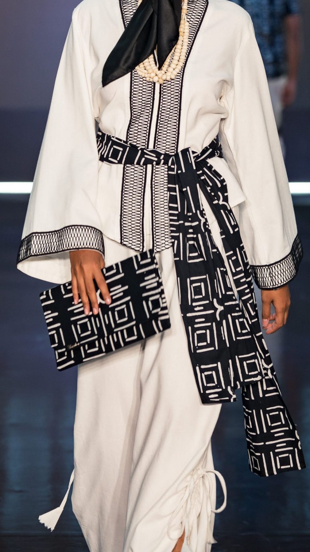 Senja - Casual Set - Blouse & Pants - Black & White - Image 3