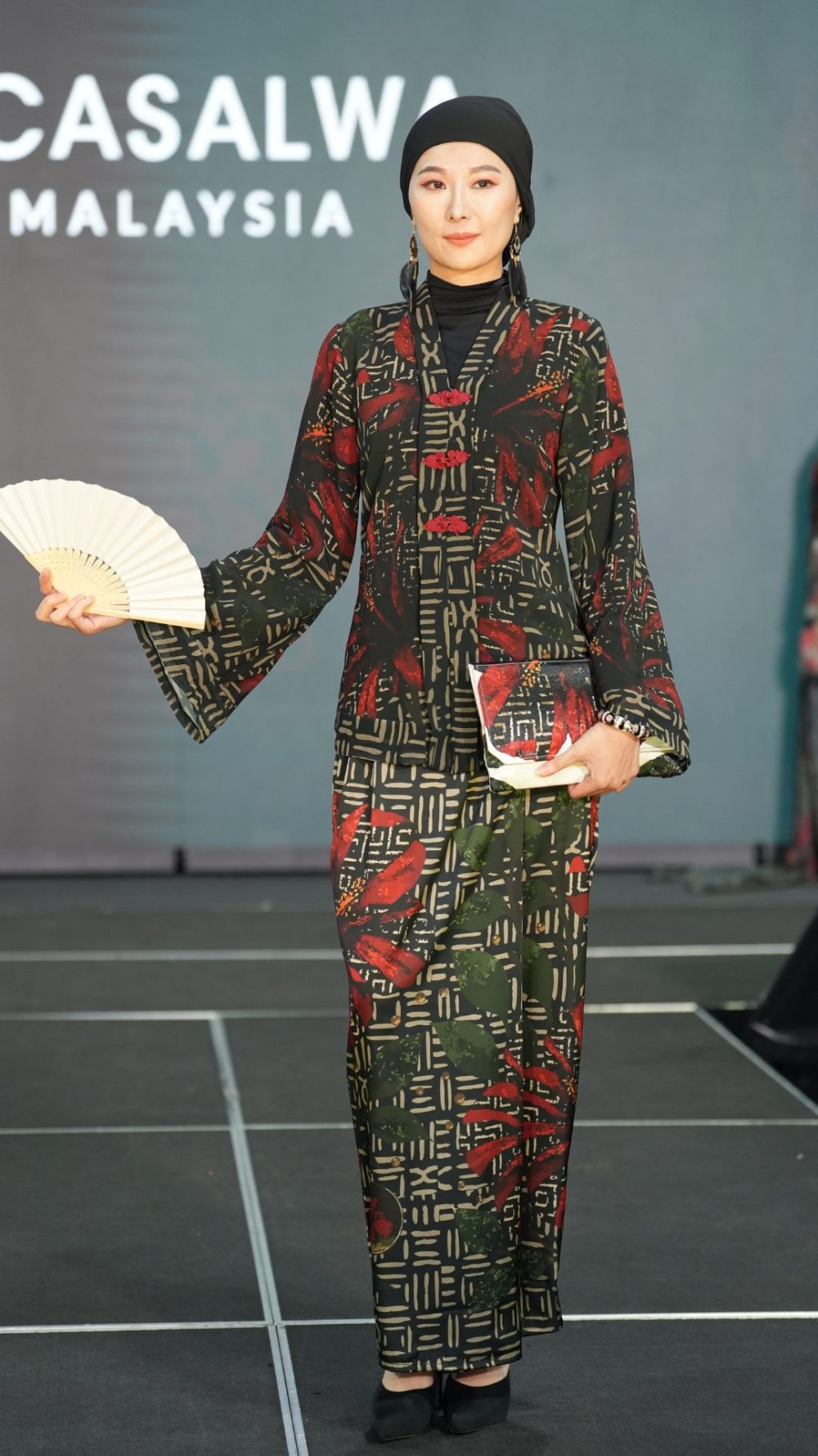Kemilau Warisan - Kebaya Baba Noyonya - Black Red