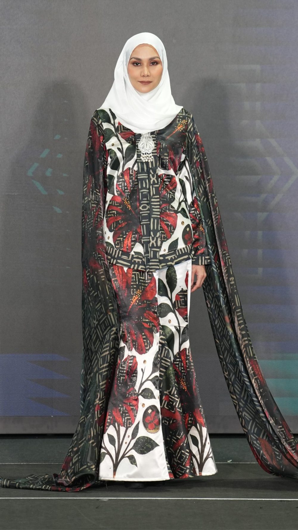 Sulaman Anggun - Kebaya Moden Pendek - White Red
