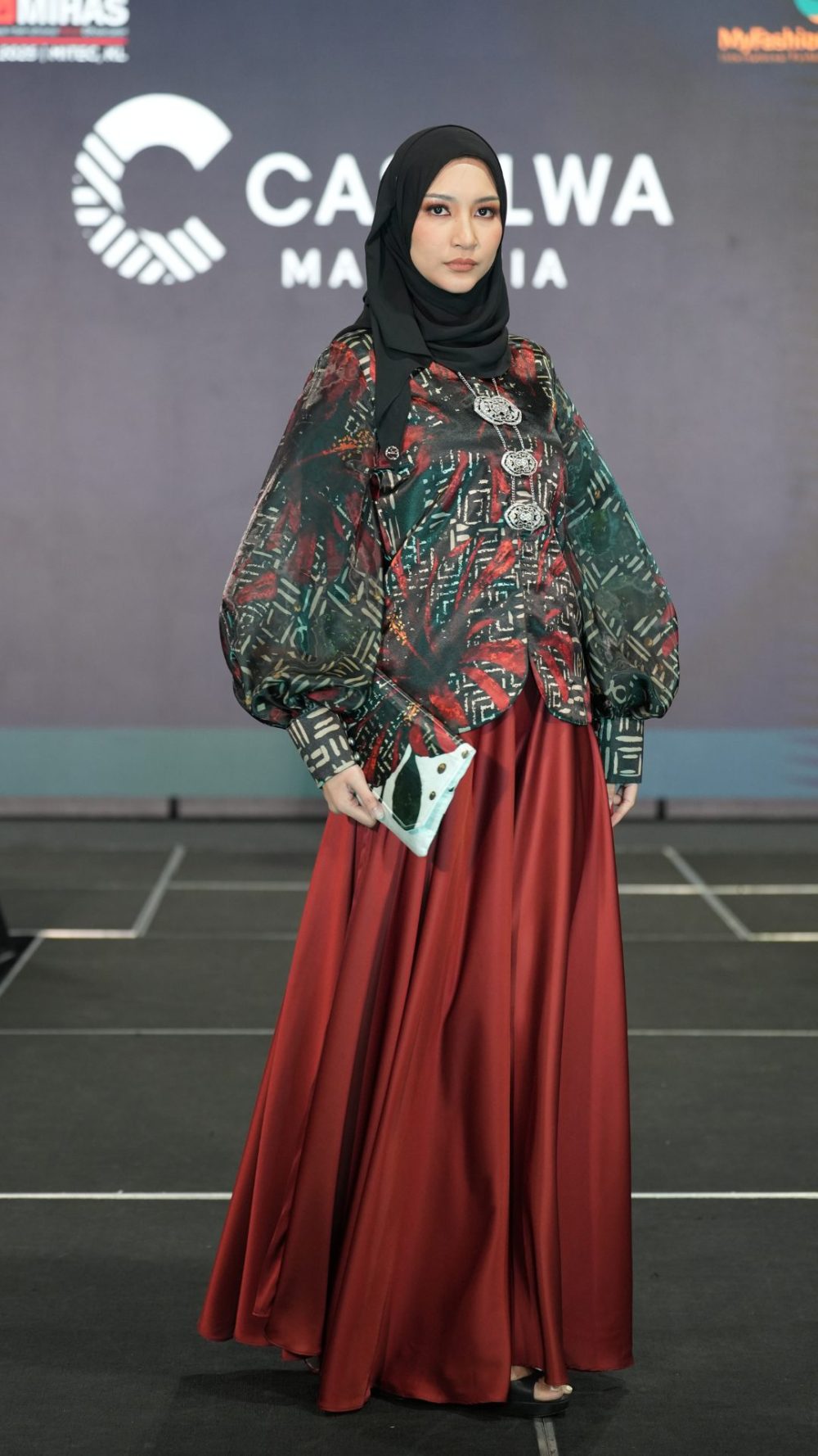 Seri Raya - Kurung Moden Pendek - Red Black - Image 4