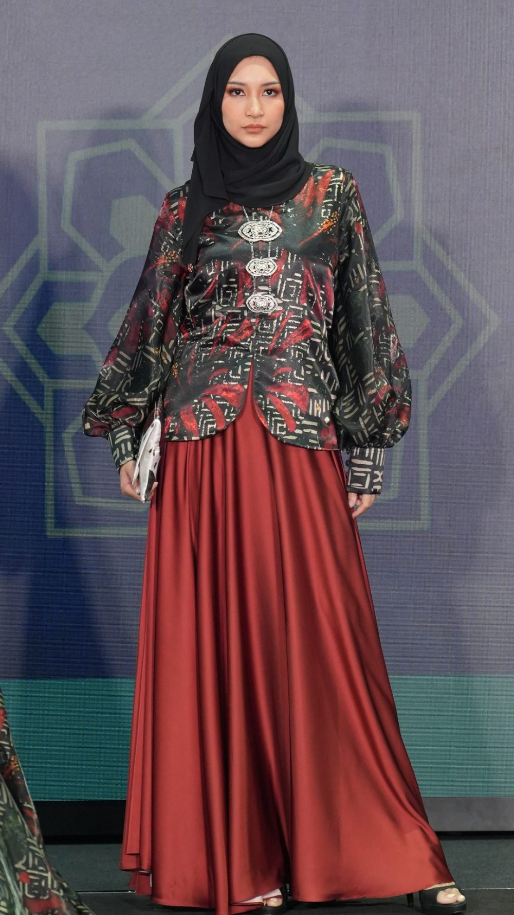 Seri Raya - Kurung Moden Pendek - Red Black