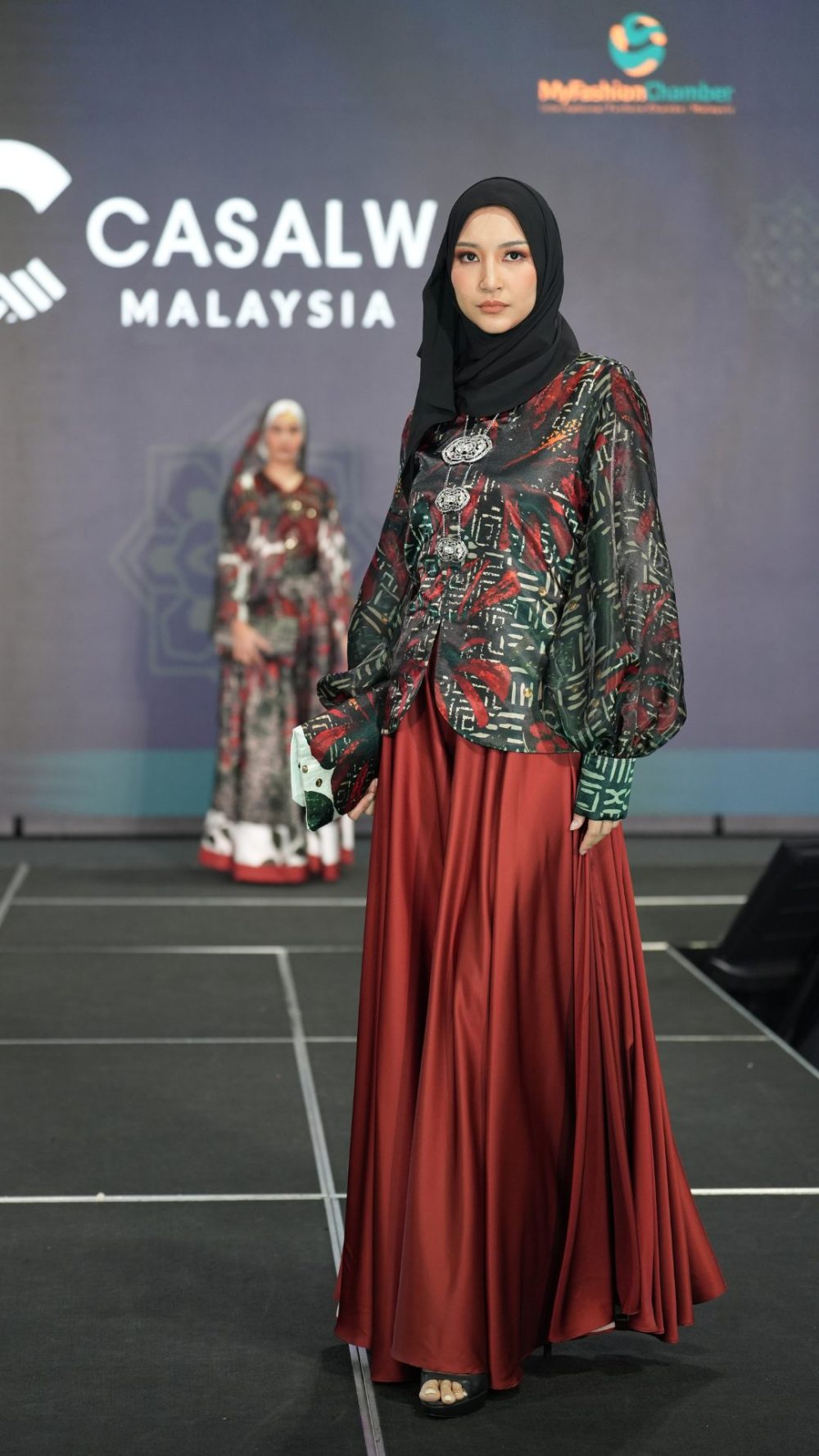 Seri Raya - Kurung Moden Pendek - Red Black - Image 2