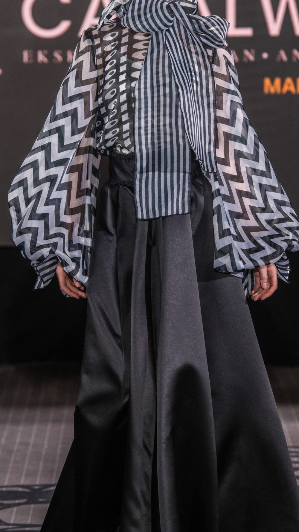 Fenugreek - Casual Wear - Blouse & Skirt - Black White - Image 2